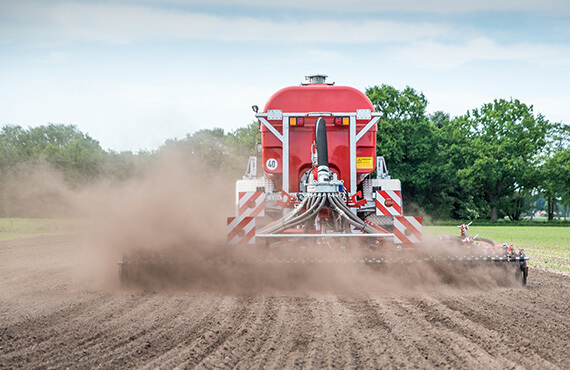 Fertilizer spreader